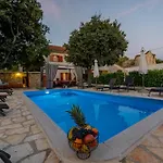 Natura Your Private Paradise Villa *