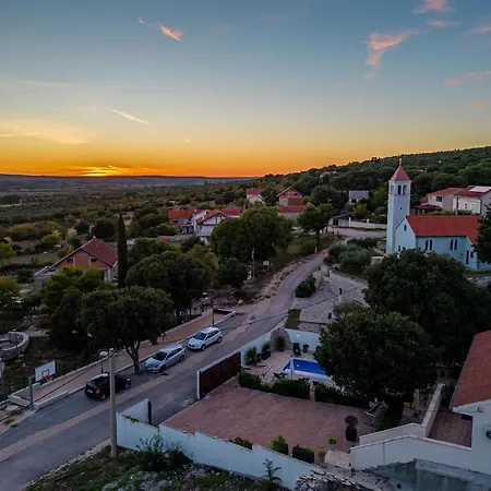 فيلة Natura Zadarvillas *