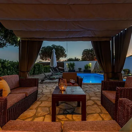 Natura Zadarvillas فيلة
