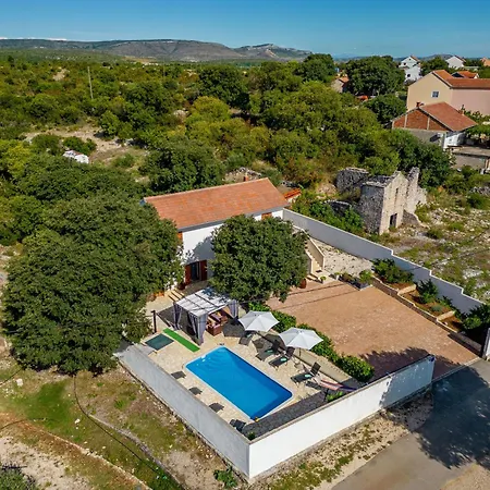 Natura Zadarvillas *