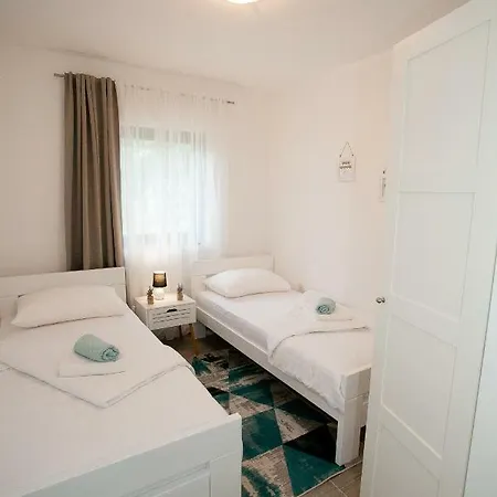 Natura Zadarvillas 빌라 벤코바츠